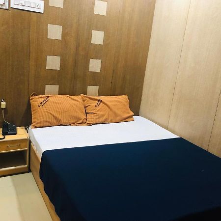C M Hotel New Wodapatti エクステリア 写真