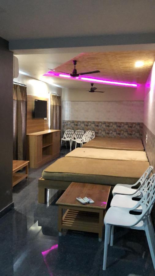 C M Hotel New Wodapatti エクステリア 写真