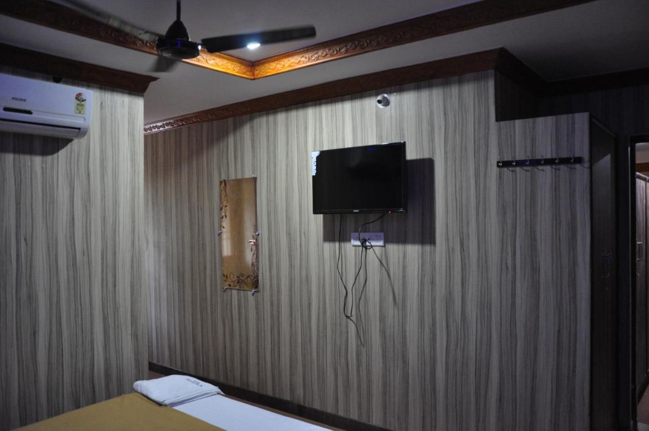 C M Hotel New Wodapatti エクステリア 写真